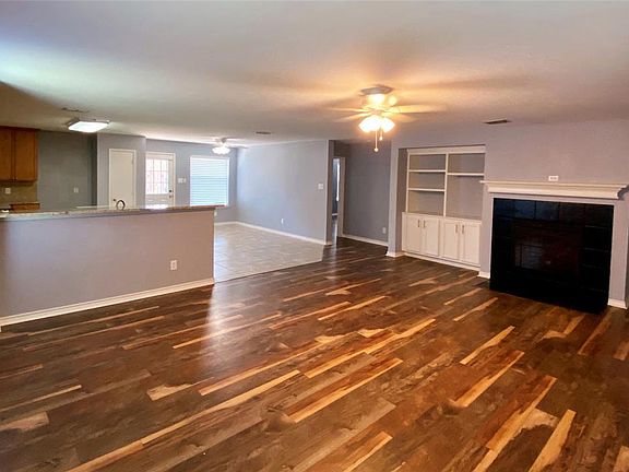 5th image of 14145 Esperanza Dr