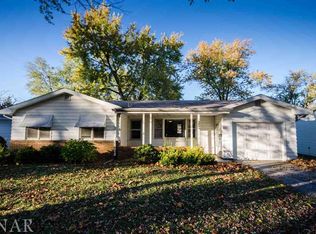 2206 Peirce Ave, Bloomington, IL