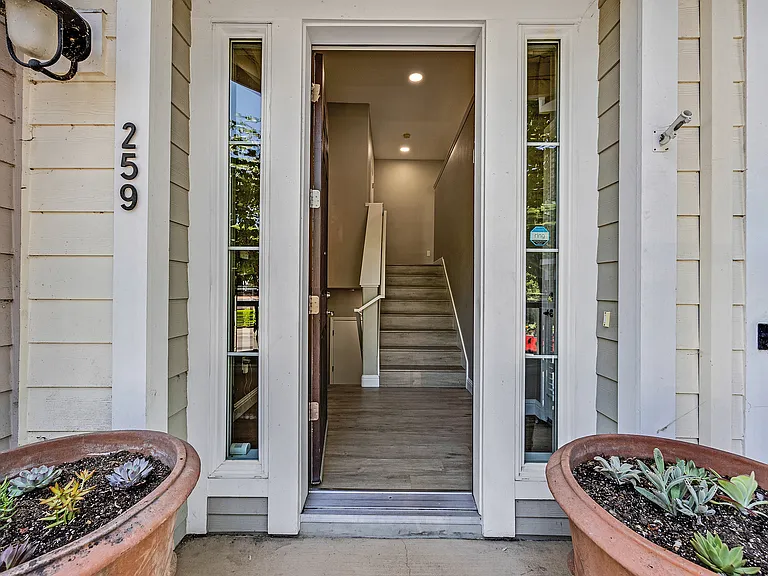 259 Birch Creek Dr — Photo 2