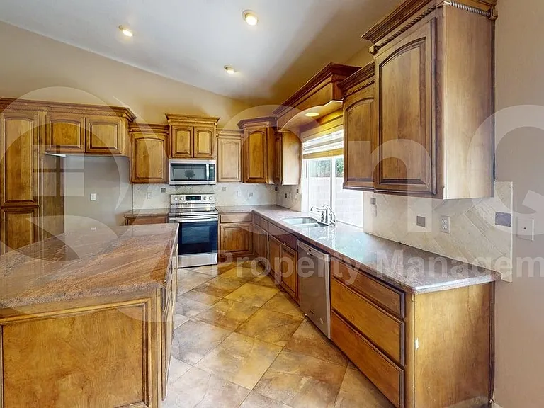 16804 S 25th Pl — Photo 3