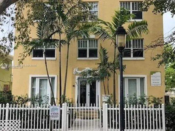 843 SW 13th Ave APT 202, Miami, FL 33135