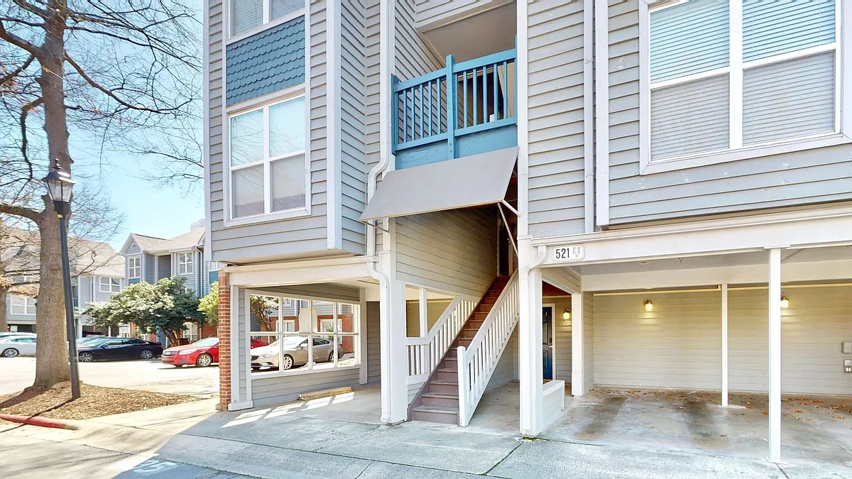 Building Photo - 521 N Graham St #3E