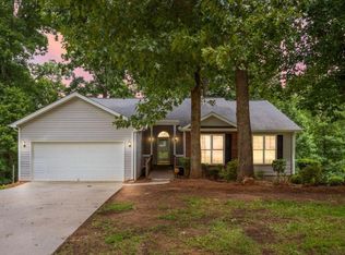 217 Oak Ridge Dr, Greenwood, SC 29649