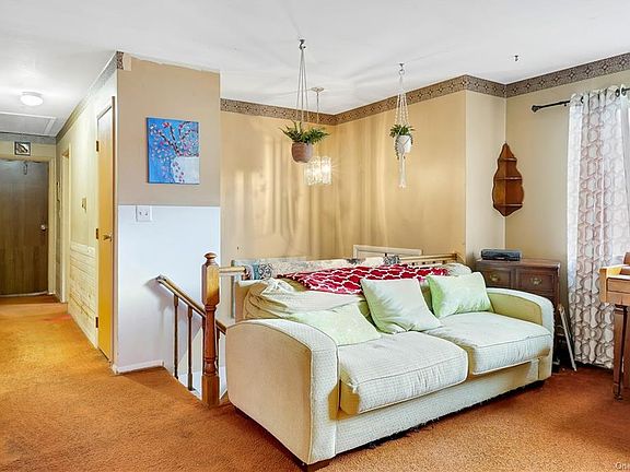 5th image of 16 Newbury St