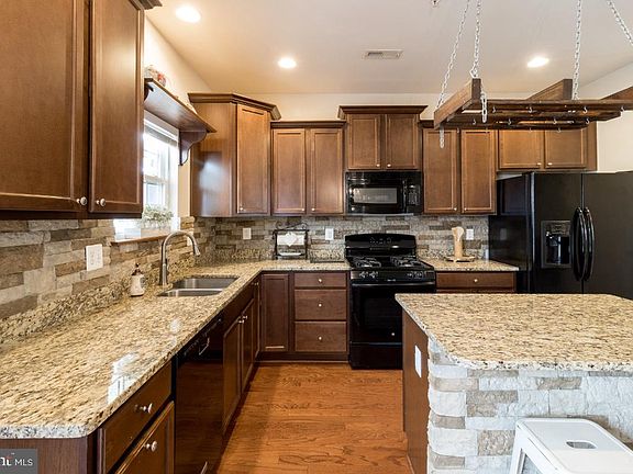 3rd image of 7663 Timbercross Ln