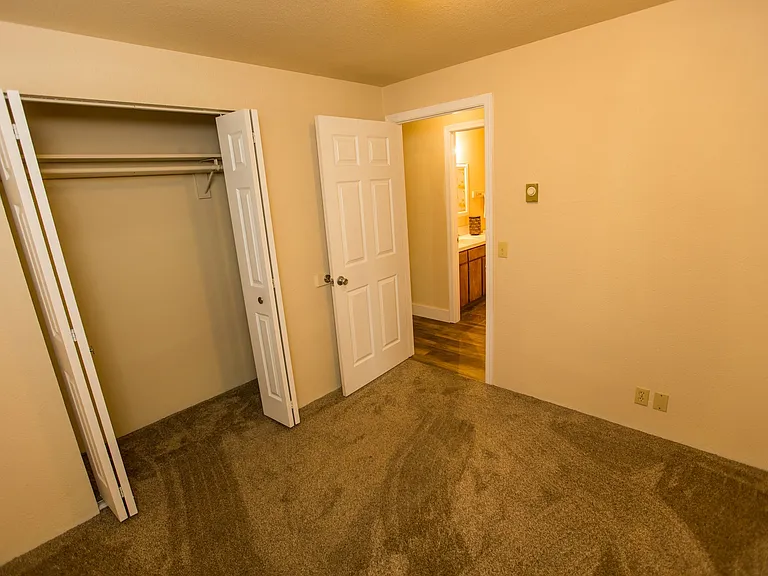 1837 NE Purcell Blvd — Photo 46