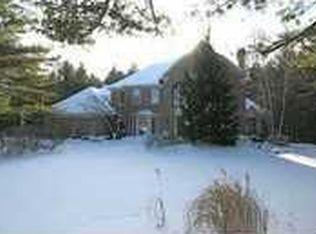 22 Beauclaire Ln, Fairport, NY 14450