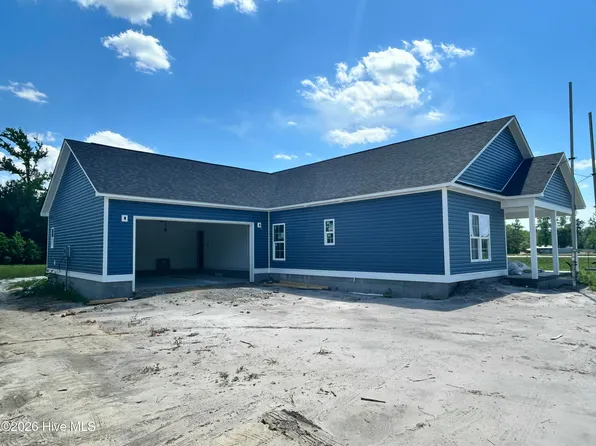2889 Catherine Lake Road, Richlands, NC 28574