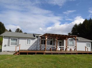12570 Mouth Of Smith River Rd, Smith River, CA 95567