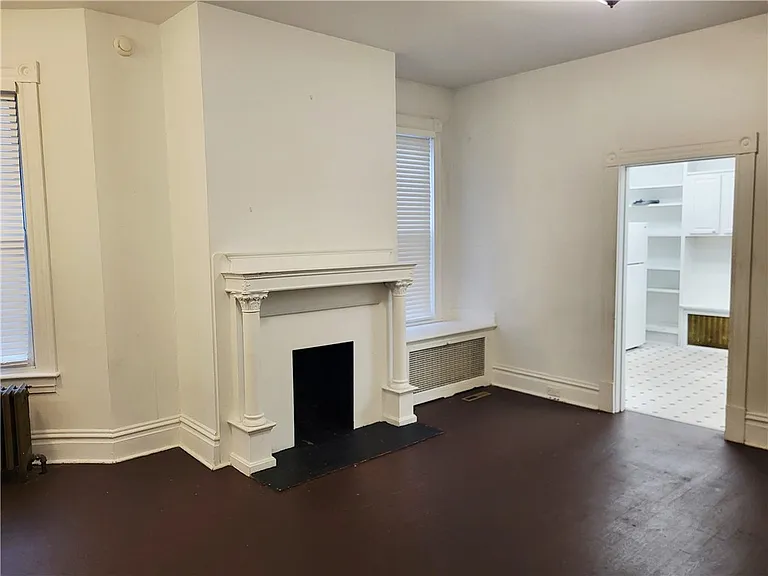 438 S Maple Ave — Photo 6