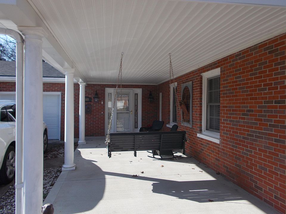 1st image of 205 W Meadow Ln