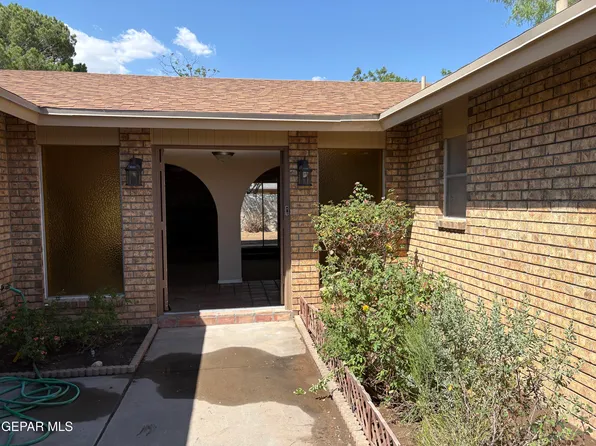6715 Camino Fuente Dr, El Paso, TX 79912