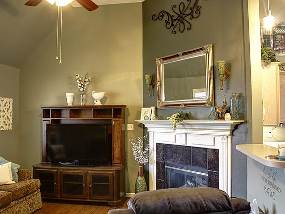 2nd image of 402 Country Squire Ln