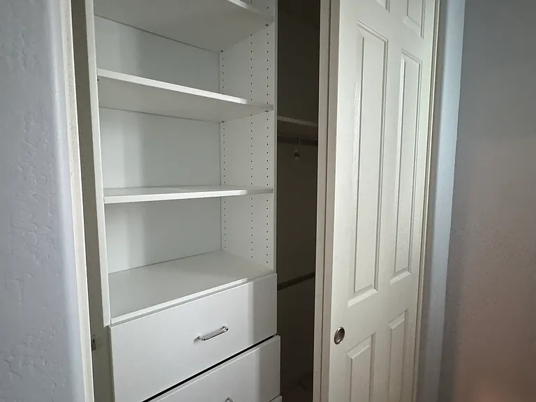 1129 E Regent Dr — Photo 12