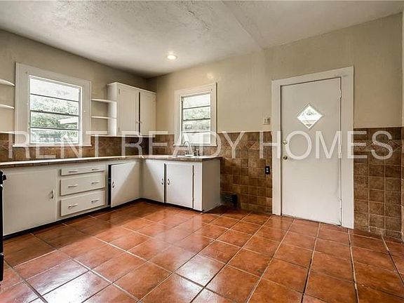 4th image of 3609 Saint Louis Ave