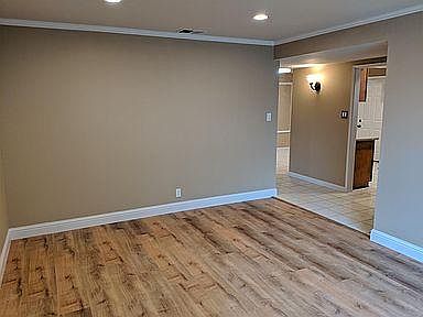 2nd image of 820 Mandel Ct