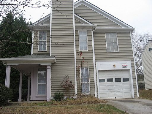 3rd image of 3211 Linden Dr