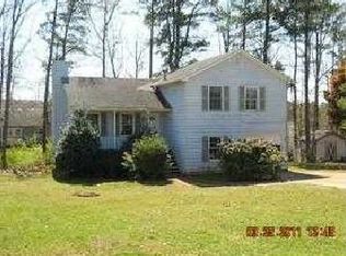 355 Springlake Dr, Lawrenceville, GA 30046