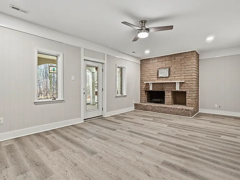 1504 Homestead Rd — Photo 45