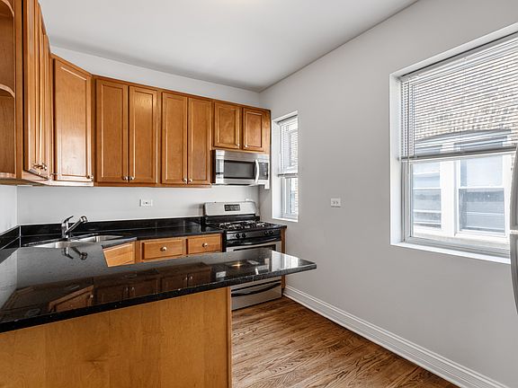 5th image of 7324 N Damen Ave #2