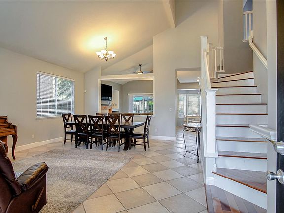 3rd image of 1560 Foxwood St