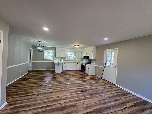 4th image of 328 Cheyenne Dr