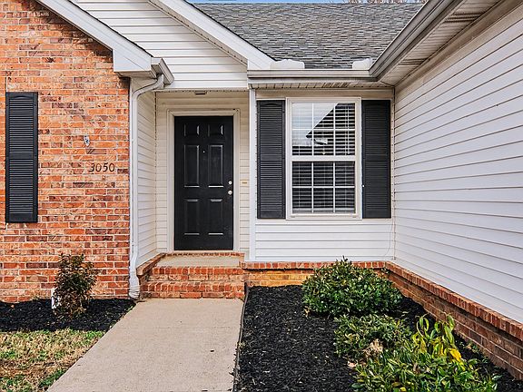 3rd image of 3050 Weybridge Dr