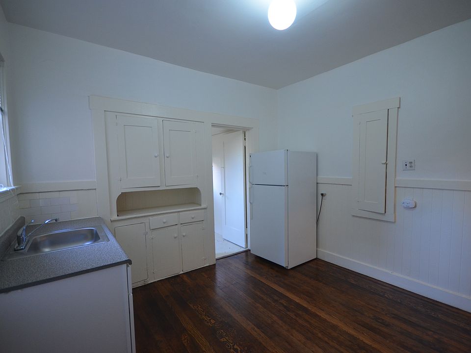 1st image of 1379A Hampshire St
