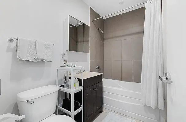 Rented by REAL New York | media 32