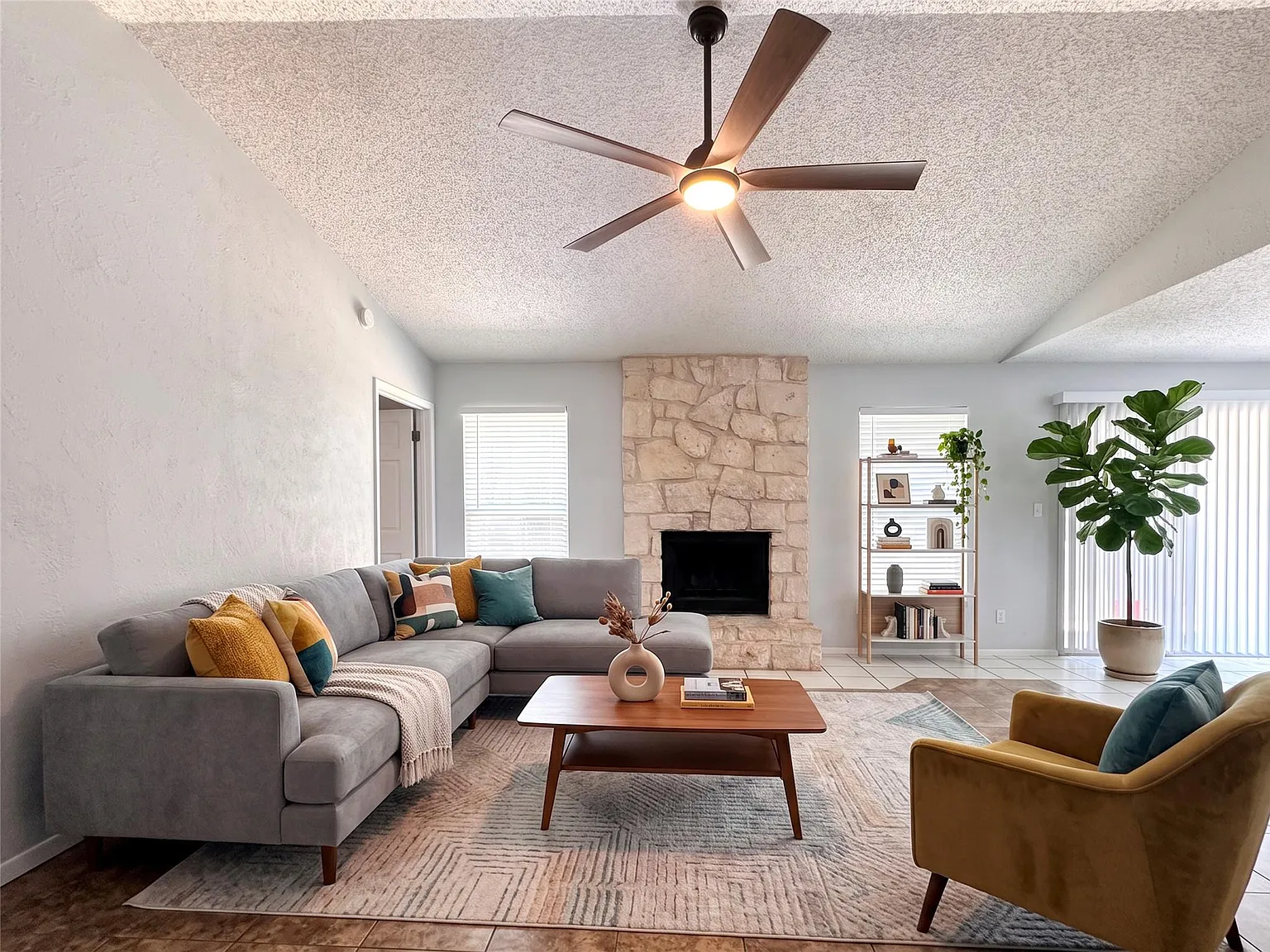 2 bed, 2.0 bath, 1138 sqft, $2,000 — Photo 3