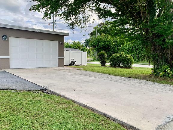 3rd image of 3668 Quentin Ave