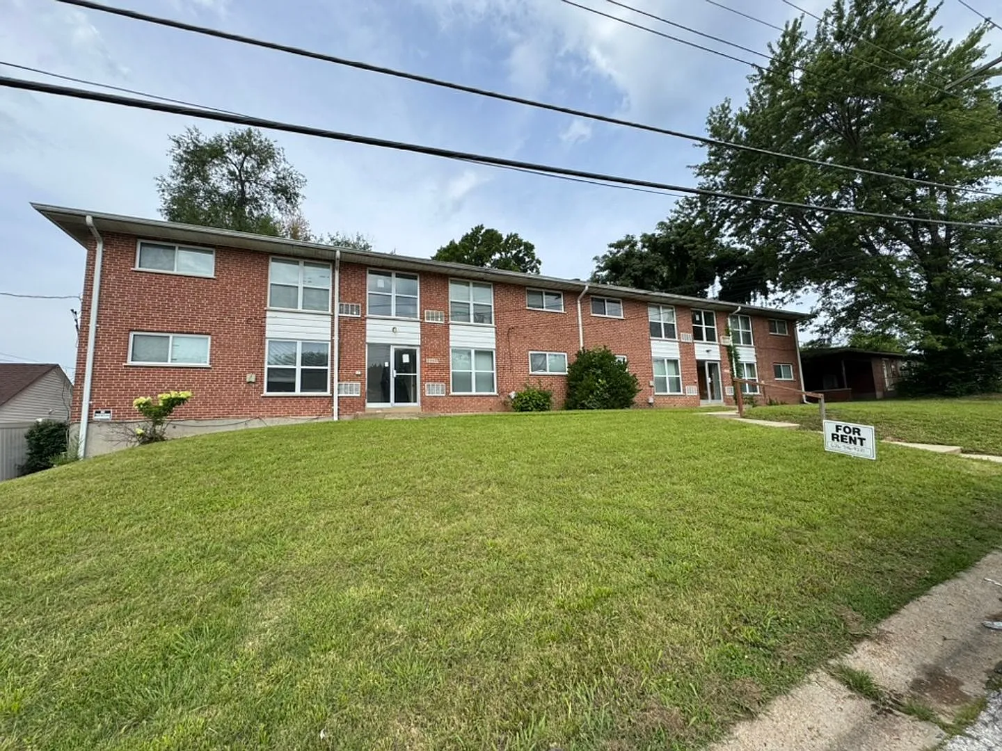 Shannon - 2440 — Photo 1