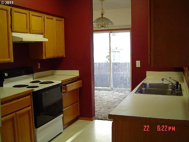 2nd image of 3995 SW Pinewood Way