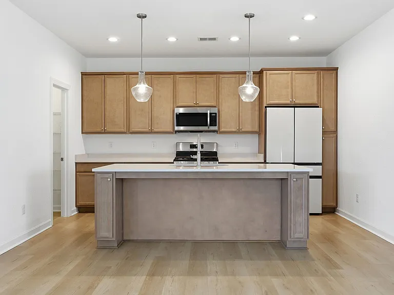 208 Ryker Rd E — Photo 14