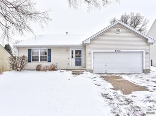 15204 Edna St, Omaha, NE 68138