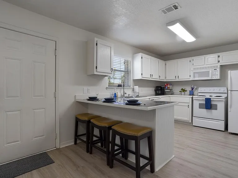233 Palmetto Ln #B — Photo 21