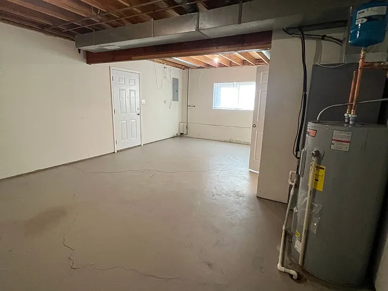 602 Bristol Ct — Photo 29