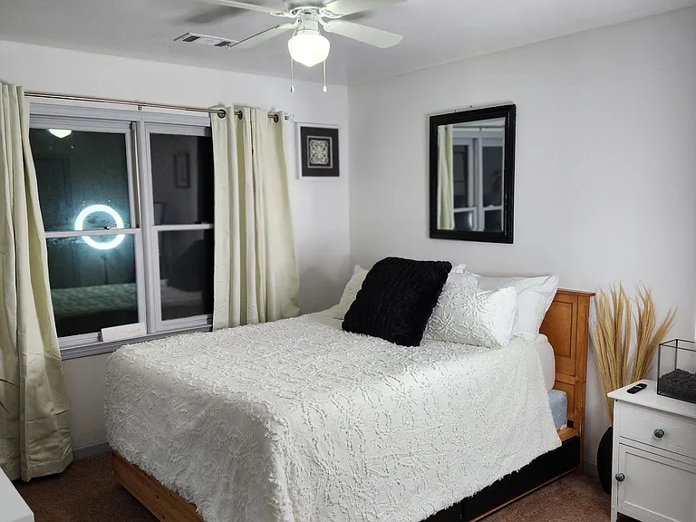 Hofstra Ct — Photo 4