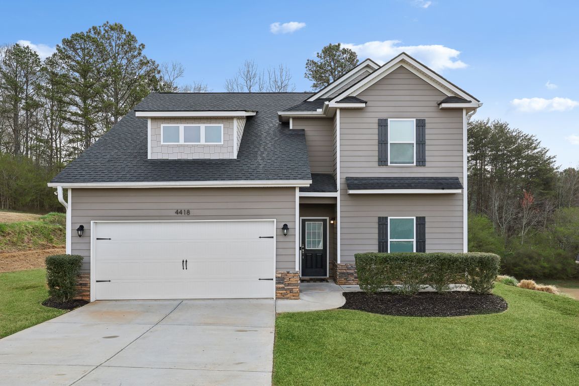 Highland Gate Pkwy-L1203-001.jpg
