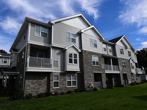 2nd image of 175 Forest Ave #4483f2dc0