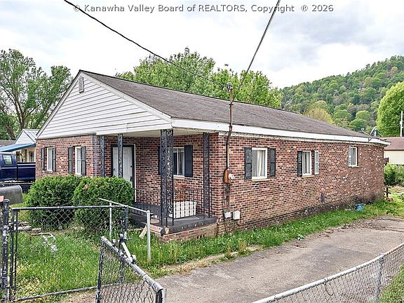2nd image of 5909 Elaine Dr