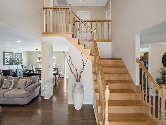 4th image of 15 Joslin St