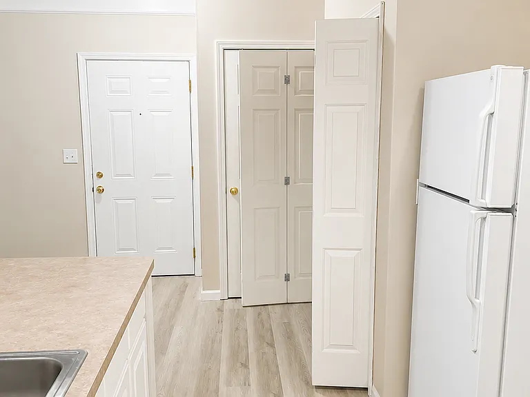 1905 N Lincoln Ave #1 — Photo 8