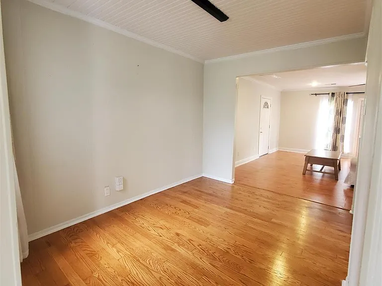 1514 Zora St — Photo 7