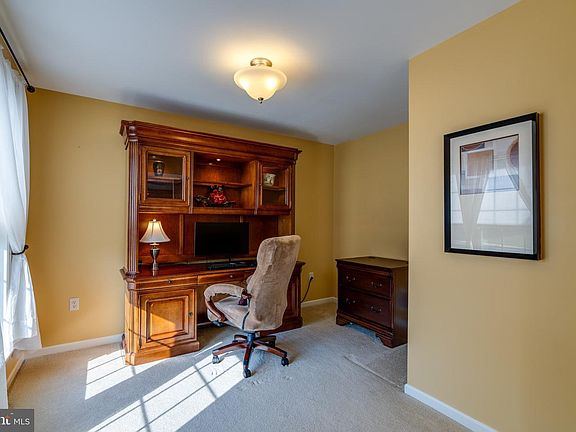 5th image of 47 Dawkins Dr