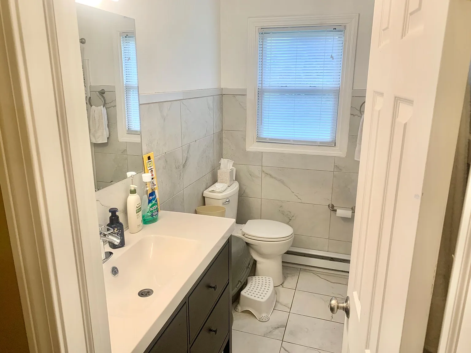 77 Moseley Ave — Photo 3