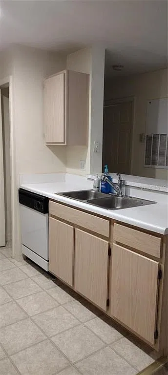 2 bed, 2.0 bath, 1093 sqft, $1,700 — Photo 3