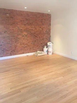 Rented by Alexander Bilu, LREB | media 21