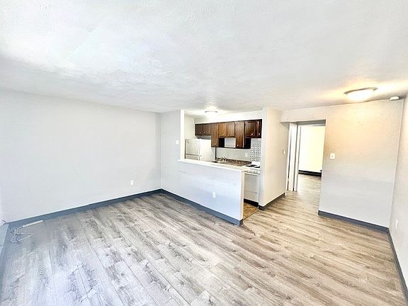 4th image of 616 Union St