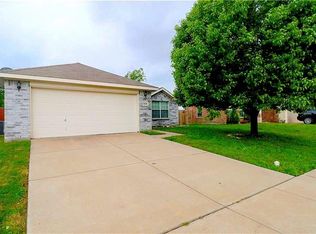 8449 Shallow Creek Dr, Fort Worth, TX 76179